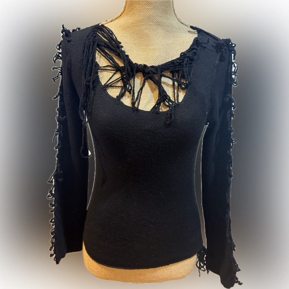 Miss Black Fitted Cut Out Long Sleeve Sweater, size M - Picture 3 of 12